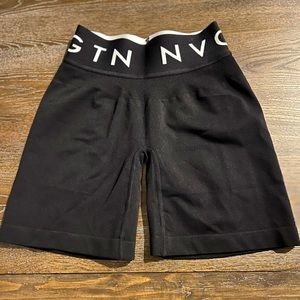 NVGTN black sport seamless shorts *NWT*